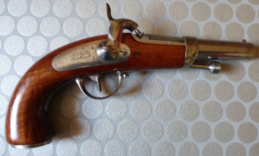 Pistolet d'officier de gendarmerie 1836 - Page 2 P1050114