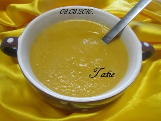 Soupe trio aux soupe de  légumes.poitrine fraiche. 12821311