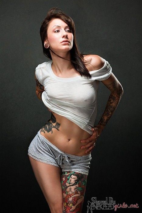 CHARME - Les plus belles femmes sont tatouées... - Page 19 783acb10