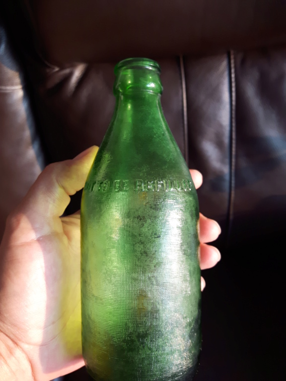 Besoin d'aide: bouteille verte, blanche et brune 20190912