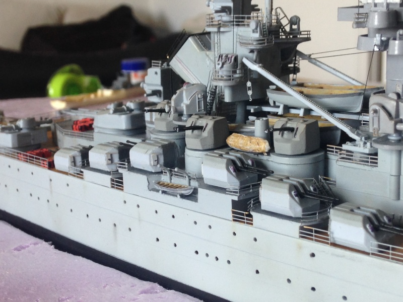 Diorama: Le cuirassé Jean Bart à Toulon en 1955 (1/400 eme) - Page 6 Image21