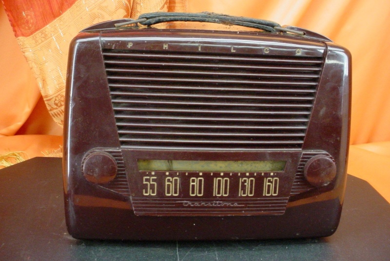 PHILCO 49-601  Plastic Case "Battery" TUBE RADIO 1948-49 522