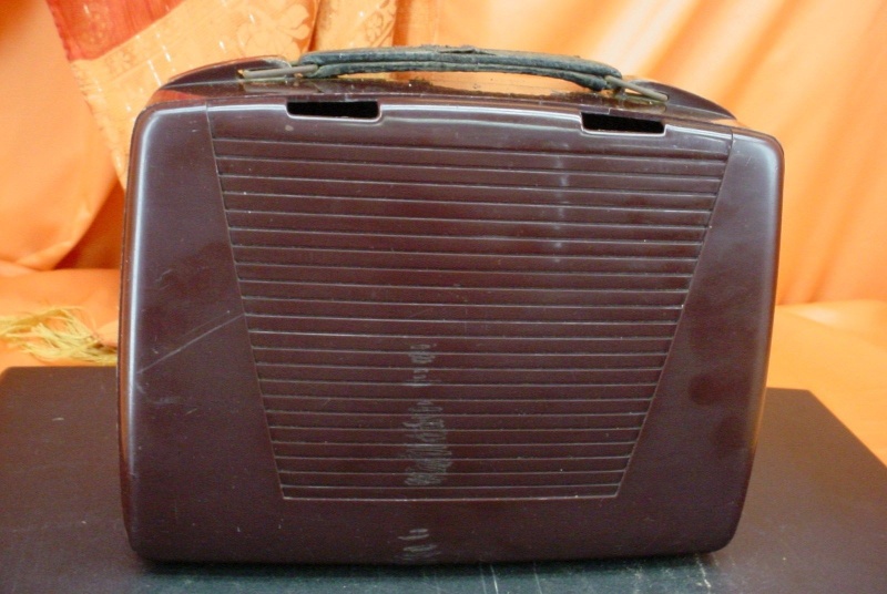 PHILCO 49-601  Plastic Case "Battery" TUBE RADIO 1948-49 714