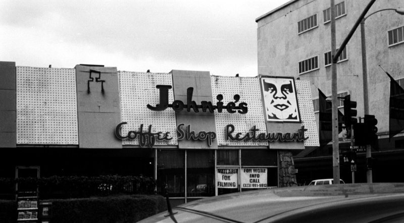 Johnie's Coffee Shop - 1956  - Los Angeles Johnie10