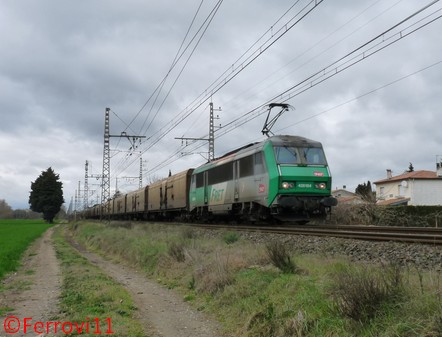 Photos et vidéos de la ligne Bordeaux - Toulouse - Narbonne - Sète (Fil 3) - Page 36 P1060810