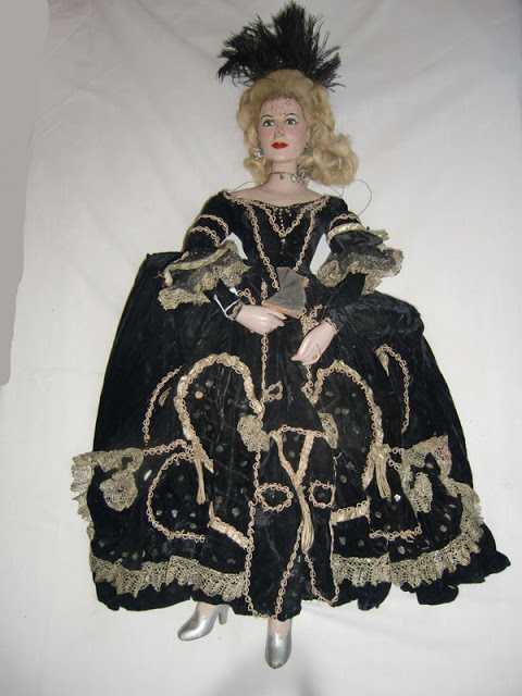Marie Antoinette avec Norma Shearer (Van Dyke) - Page 9 Doll2b10