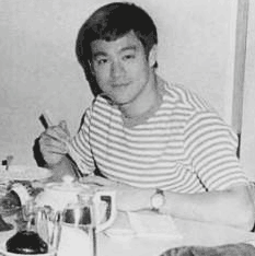 Bruce Lee:  celebrating his life through pics Bruce-10