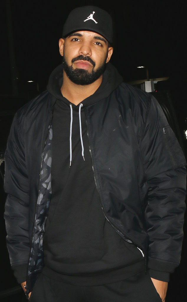 Drake:  Sexy Canadian rapper is fast becoming a fashion icon and trendsetter in the music world. Drake_10