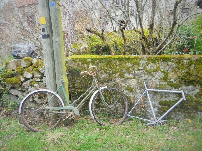 MoTobécane bnx 1940-41 cadre bi-tubes 3 vitesses . Dscn7487