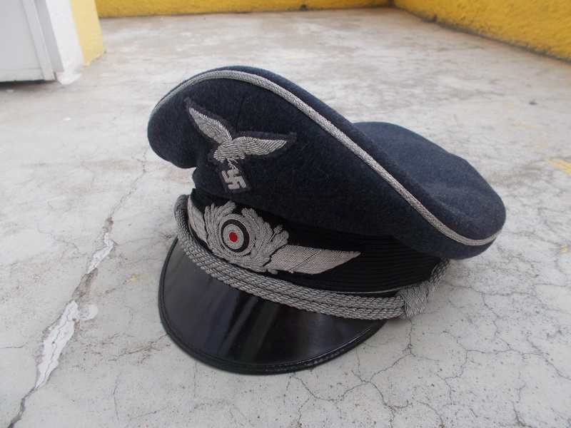 2 casquettes d' officier Luftwaffe Dscn2310