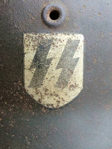 casque Allemand WWII double insigne.