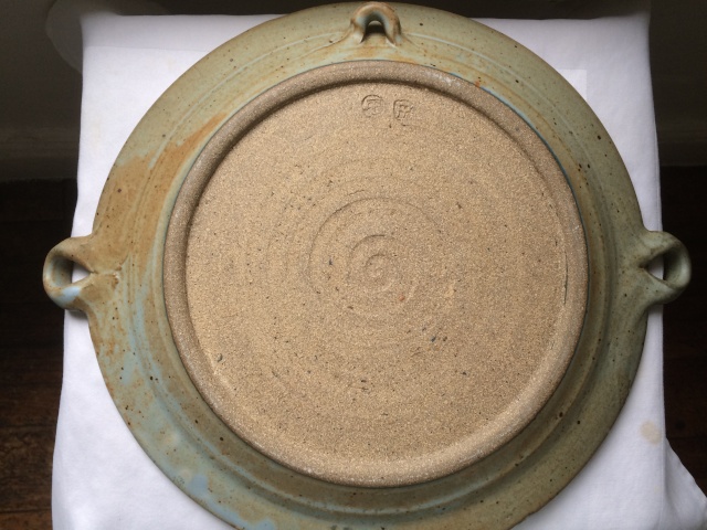  stoneware plate with handles - Alan Patrick, Bethel Pike Pottery, Albany,  Img_2019