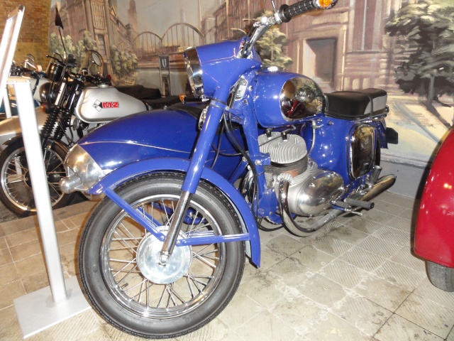 Le musée de "la moto DDR" à Berlin   Dsc01144