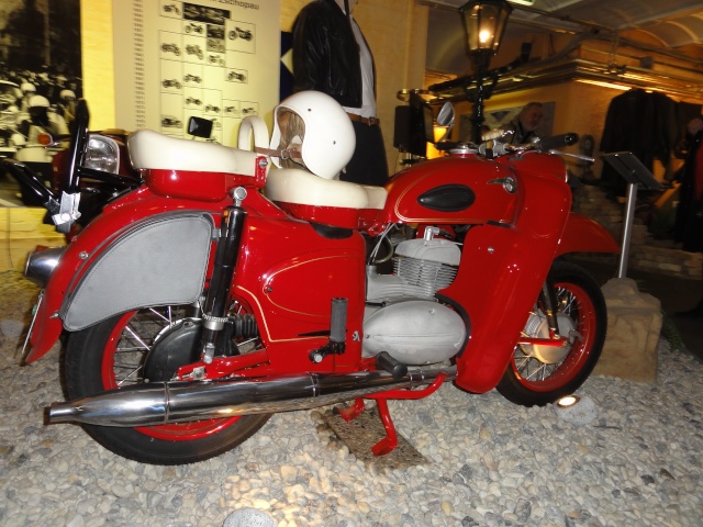 Le musée de "la moto DDR" à Berlin   Dsc01145
