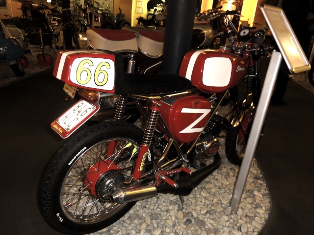 Le musée de "la moto DDR" à Berlin   Dsc01176