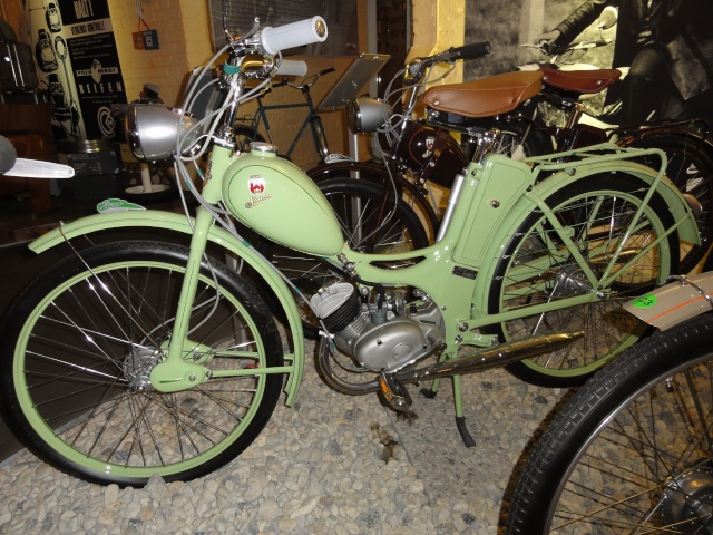 Le musée de "la moto DDR" à Berlin   Dsc01178