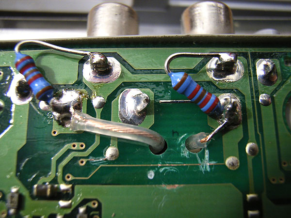 Modifiying the output stage of the Sony Playstation SCPH100x Mod1_410
