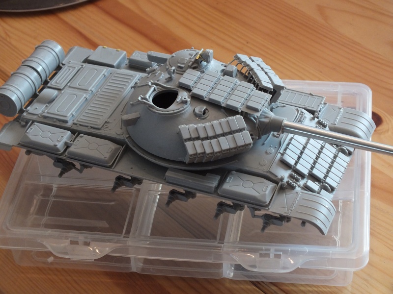 Montage T62 Era Mod.72 Trumpeter 01549 ; 1/35 en attente de peinture. - Page 2 Dscf8965