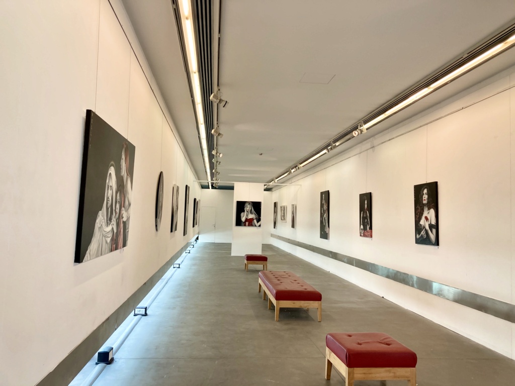 Mostra di Cinzia Pellin. Dall’11 settembre al 10 ottobre 2020, Galleria delle Esposizioni del Galata; Museo del Mare a Genova.“Le tentazioni”. Img_4911