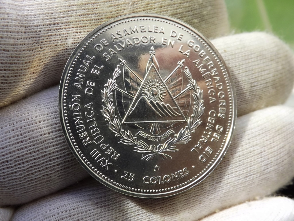 25 Colones de 1.977. Mi desagravio tras los"0" votos a El Salvador. Dscf5111