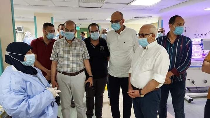 محافظ بورسعيد يزور مستشفى السلام  ويقدم  التهنئة للطاقم الطبي والمرضى بمناسبة العيد A251