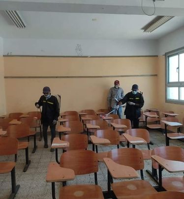 محافظ بورسعيد : تكثيف أعمال التطهير والتعقيم داخل ١٩ لجنة تشهد امتحانات الثانوى العام  A284