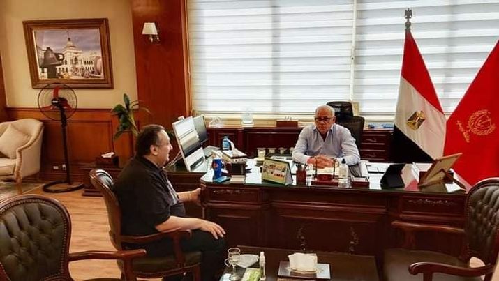 محافظ بورسعيد يستقبل رئيس مجلس إدارة شركة تى شورى تورز السياحية .  A300