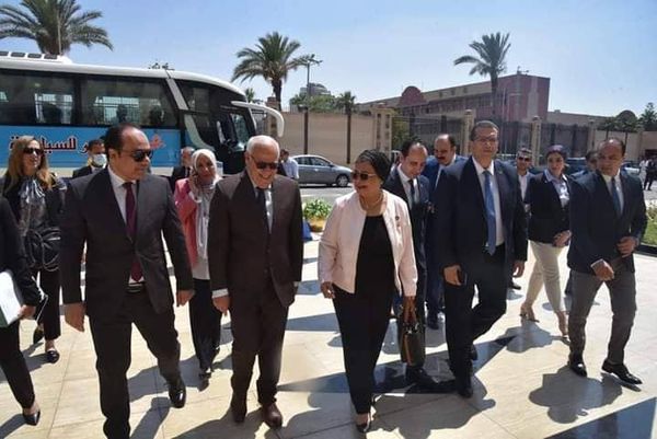 محافظ بورسعيد يستقبل لجنة الشئون الصحية بمجلس النواب   A489