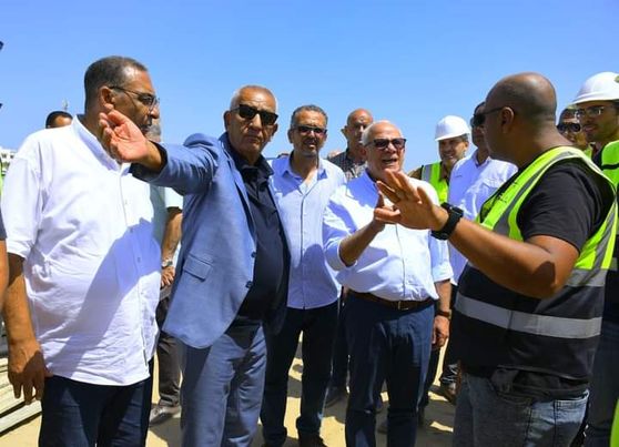 محافظ بورسعيد ورئيس المصرى يتابعان سير العمل بمشروع استاد النادي المصري الجديد. A698