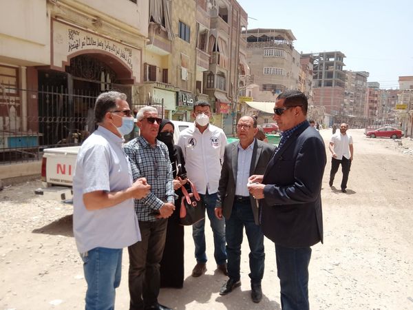 رئيس مركز و مدينة المحله الكبرى يتابع أعمال التطوير و الرصف بقرية محلة أبو على Aa257
