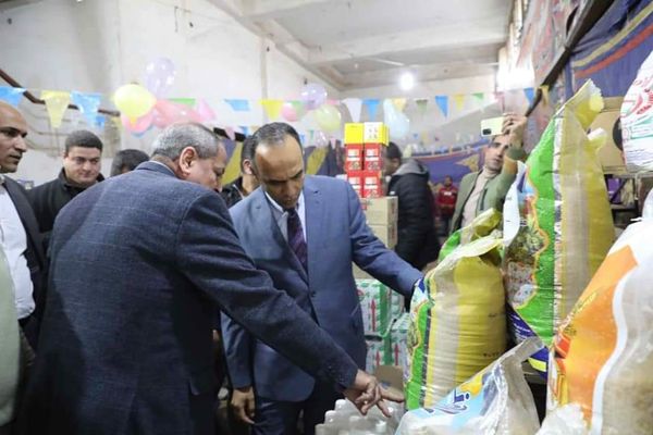 نائب محافظ المنيا يفتتح معرض "أهلا رمضان" بمركز ابوقرقاص  Aa531
