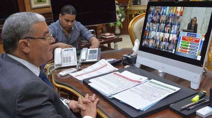 محافظ المنيا يشارك في اجتماع مجلس المحافظين لمناقشة عدد من الملفات الهامة Aaao439