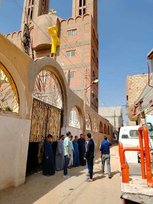 محافظ المنيا - حملات مكثفة لإزالة المخلفات الصلبة بشوارع وقرى مراكز المحافظة Aaao764