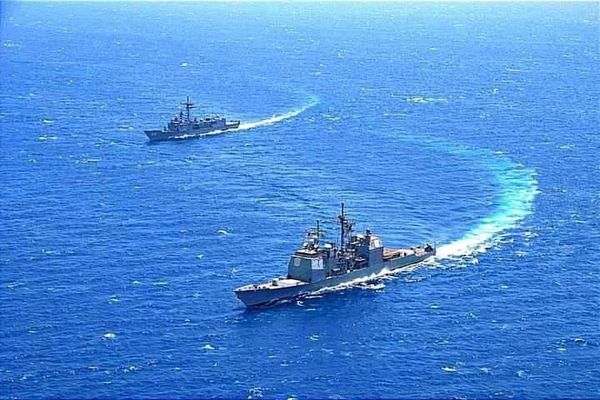 القوات البحرية المصرية والأمريكية تنفذان تدريبًا بحريًا عابرًا في نطاق الأسطول الجنوبي Aaio92