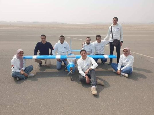 طلاب كلية الهندسة باسيوط ينافسوا على المركز الاول فى مسابقة الجمعية الأمريكية للمركبات بكاليفورنيا بتصميم طيارة بدون طيار Aaoa93