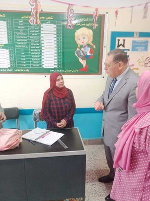 محافظ الشرقية يُشارك طلاب مدرسة الشهيد عمرو شبل الرسمية للغات طابور الصباح  Aaoo495