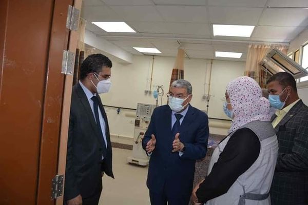 محافظ المنيا يتفقد عددًا من المراكز المخصصة لتلقي لقاح كورونا ويتابع الخدمة الطبية بمستشفى الحميات Aaya248