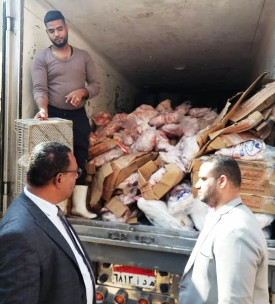 تحرير وغلق 181 مخالفة ،وضبط 4.5 طن من اللحوم الفاسدة فى حملة مكبرة لجهاز حماية المستهلك باسوان  Aayao84
