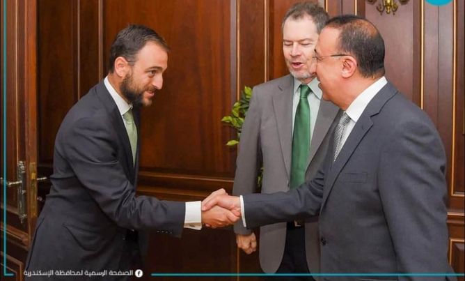 محافظ الإسكندرية يستقبل سفير إسبانيا بالقاهرة وبرفقته الملحق التجاري والاقتصادي بالسفارة Ac72
