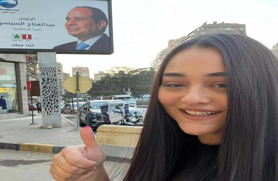 راندا البحيري تدلي بصوتها في انتخابات الرئاسة Ac83