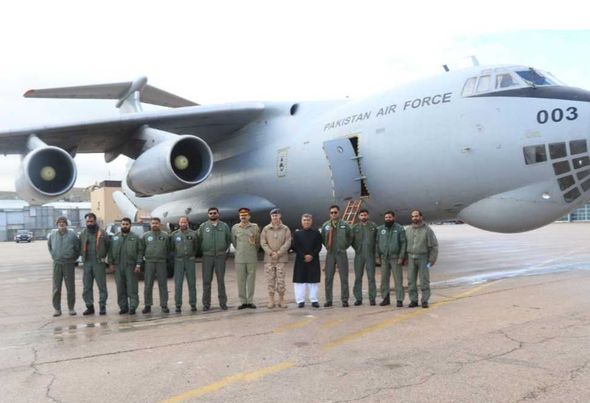 وصول طائرة مساعدات باكستانية إلى مطار ماركا العسكري تحمل مساعدات إغاثية لـغزة Aco94