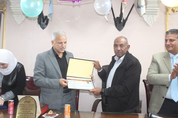 رئيس مركز ومدينة المحلة الكبرى يكرم المهندس سامى حاتم لبلوغة سن التقاعد Ao734