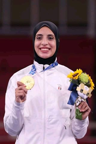 فريال أشرف.. أول فتاة تحصد الذهبية في الاولمبياد في تاريخ مصر  Aoa196