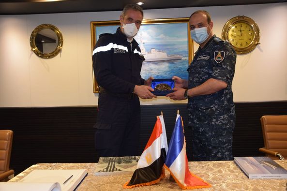 القوات البحرية والجوية المصرية والفرنسية تنفذان عدد من الأنشطة التدريبية المشتركة بمصر  Aoycoo10