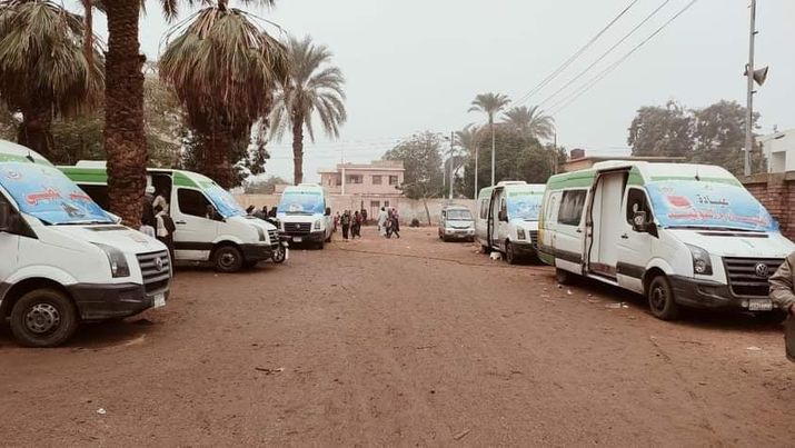 "صحة المنيا" تنظم قافلة طبية لأهالي قرية  داقوف بمركز سمالوط  Ayo245