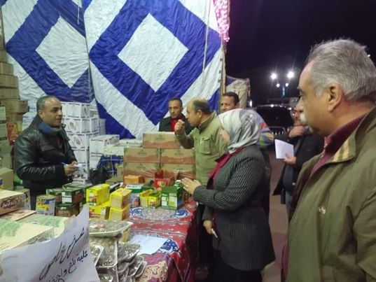 محافظ أسيوط يوجه بفتح منافذ جديدة وفروع لمعرض أهلا رمضان بالمراكز والقرى لتوفير السلع بأسعار مخفضة  Ayo278