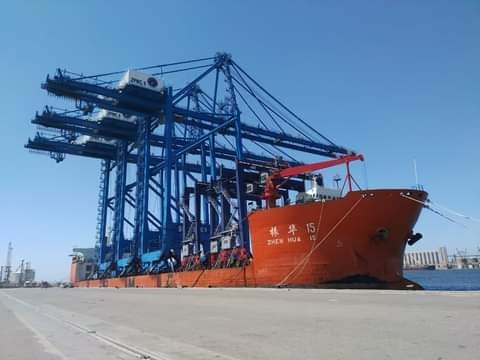 ميناء دمياط يستقبل 3 أوناش عملاقة لشركة دمياط لتداول الحاويات  Ayo341