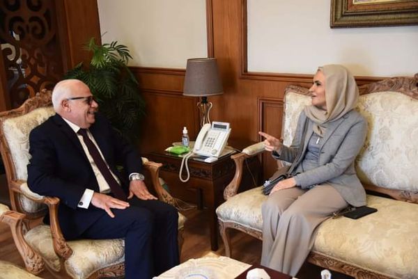 محافظ بورسعيد يستقبل وزيرة الاستثمار والتعاون الدولي السابقة رئيس مجلس أمناء بيت الزكاة والصدقات  Ayo381