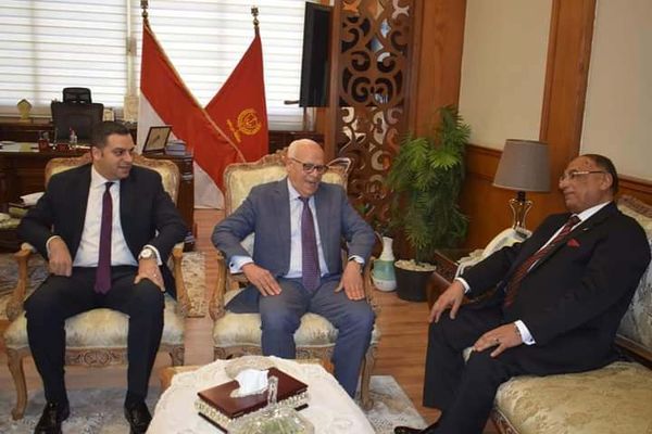 محافظ بورسعيد يستقبل رئيس هيئة قضايا الدولة.  Ca286