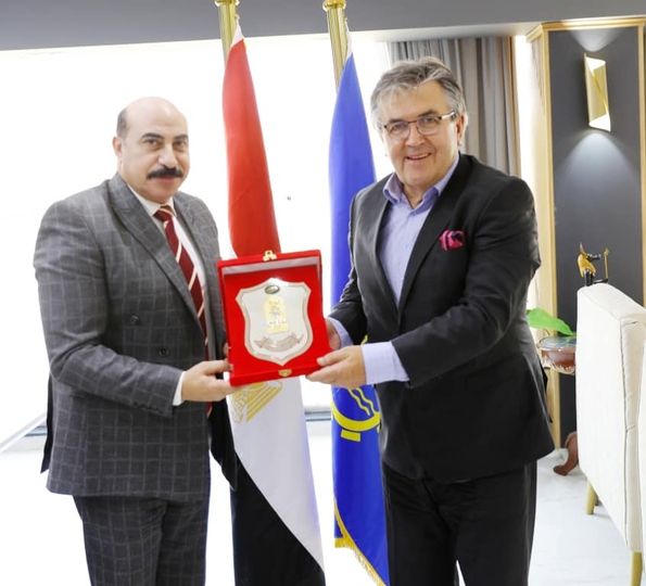 محافظ اسوان يستقبل سفير دولة البوسنة والهرسك بالقاهرة Oaaoo17